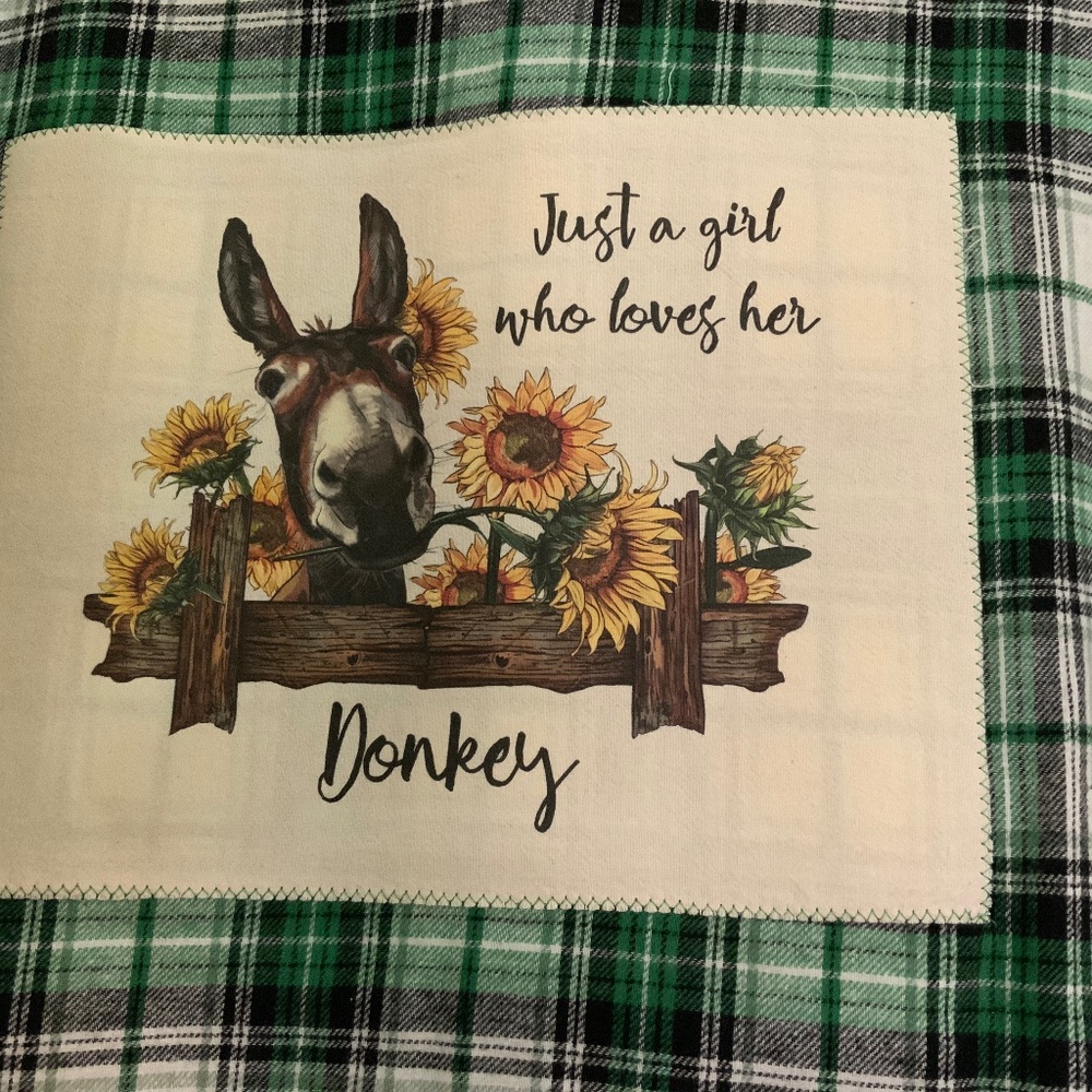 ‘New” Multi Green/Black/White plaid flannel long sleeve shirt. Size L
